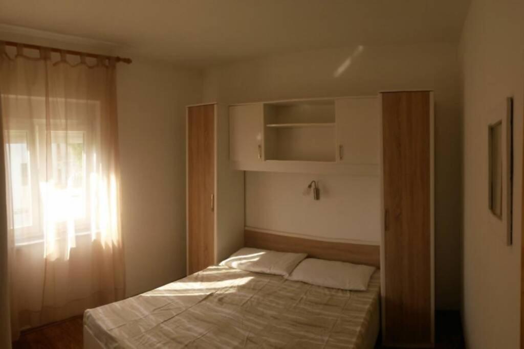 Apartments 501 - Spacious And Bright Apartment On Island Of Rab Rab Town Exterior photo
