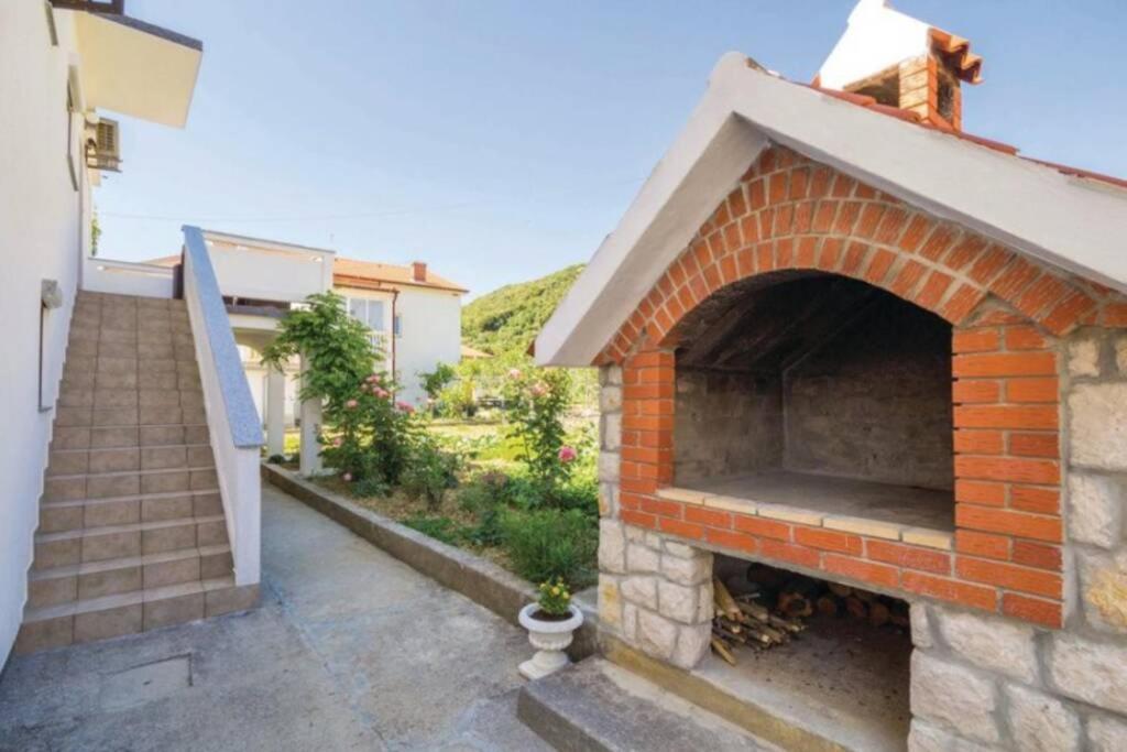 Apartments 501 - Spacious And Bright Apartment On Island Of Rab Rab Town Exterior photo
