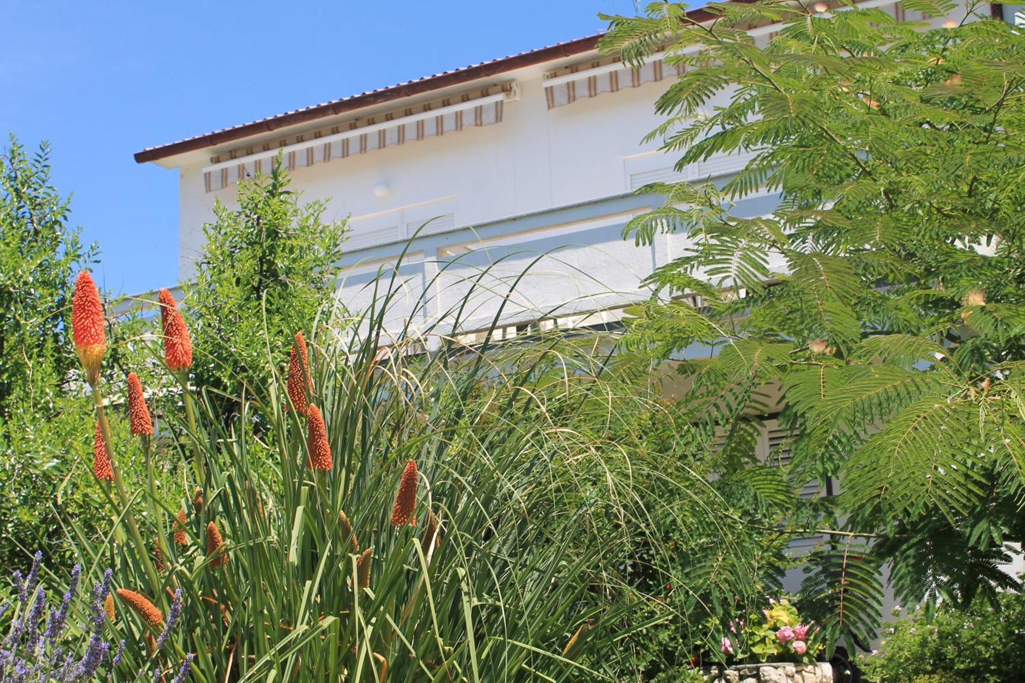Apartments 501 - Spacious And Bright Apartment On Island Of Rab Rab Town Exterior photo